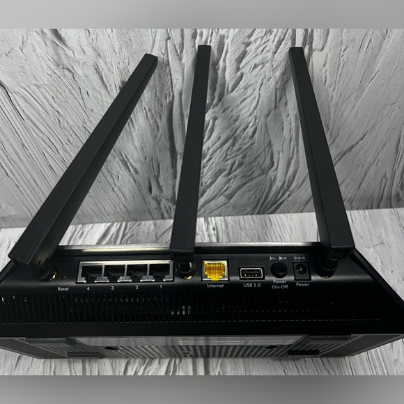 NETGEAR Nighthawk R7000 AC1900 Smart WiFi Router Pre Owned Cable Internet - Picture 6 of 6